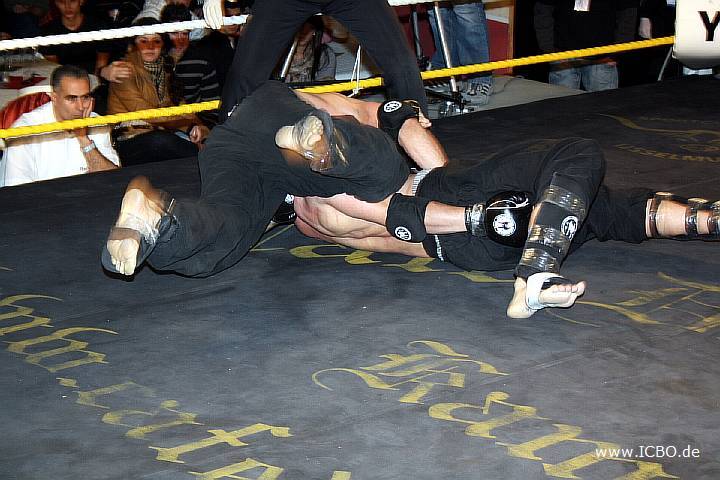 091218_0543_densiz-moser_k1_fight_night_ii.jpg